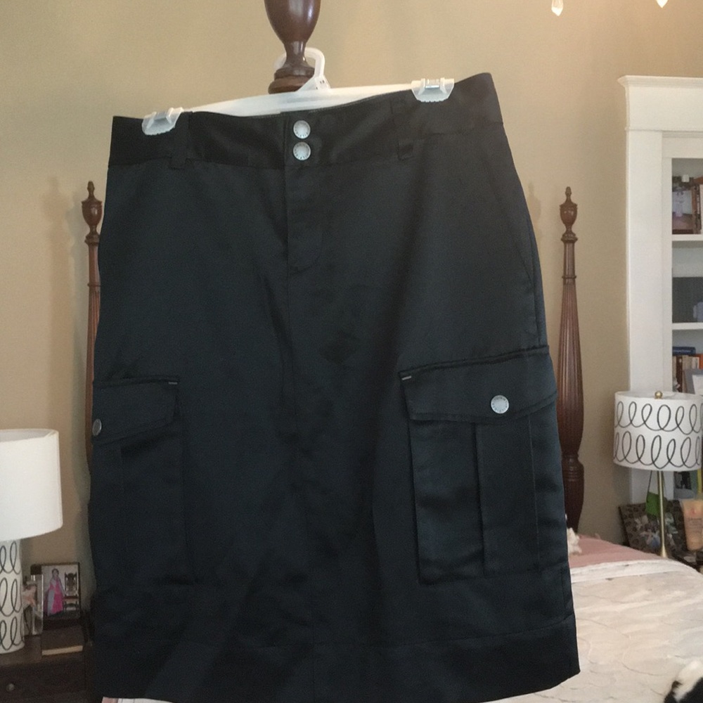 Tommy‎ Hilfiger silky cargo skirt.